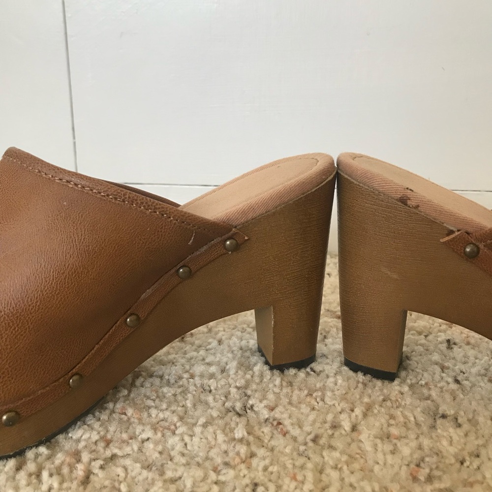 Old Navy Clogs - Picture 4 of 8